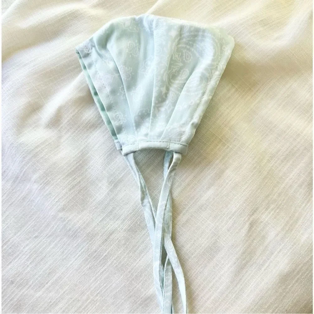 Light blue paisley print face mask